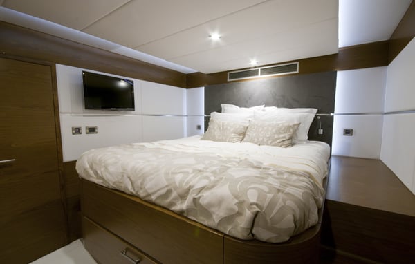 sunreef 70 power yacht for sale guest cabin 270