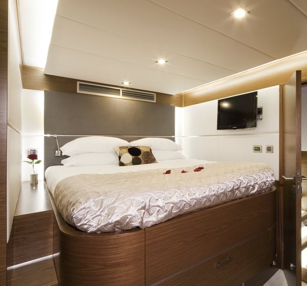 sunreef 70 power yacht for sale vip cabin 250