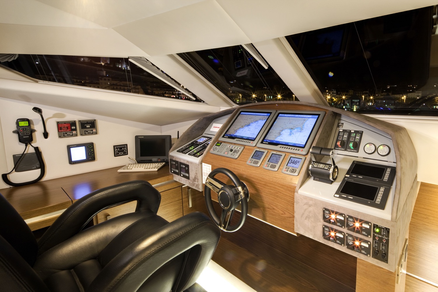 sunreef 70 power yacht for sale pilothouse 230